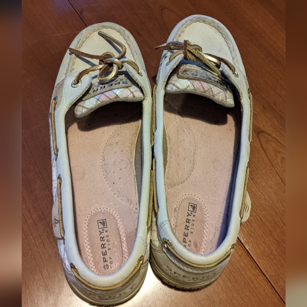 Sperry Topsider Burberry sequence pattern!